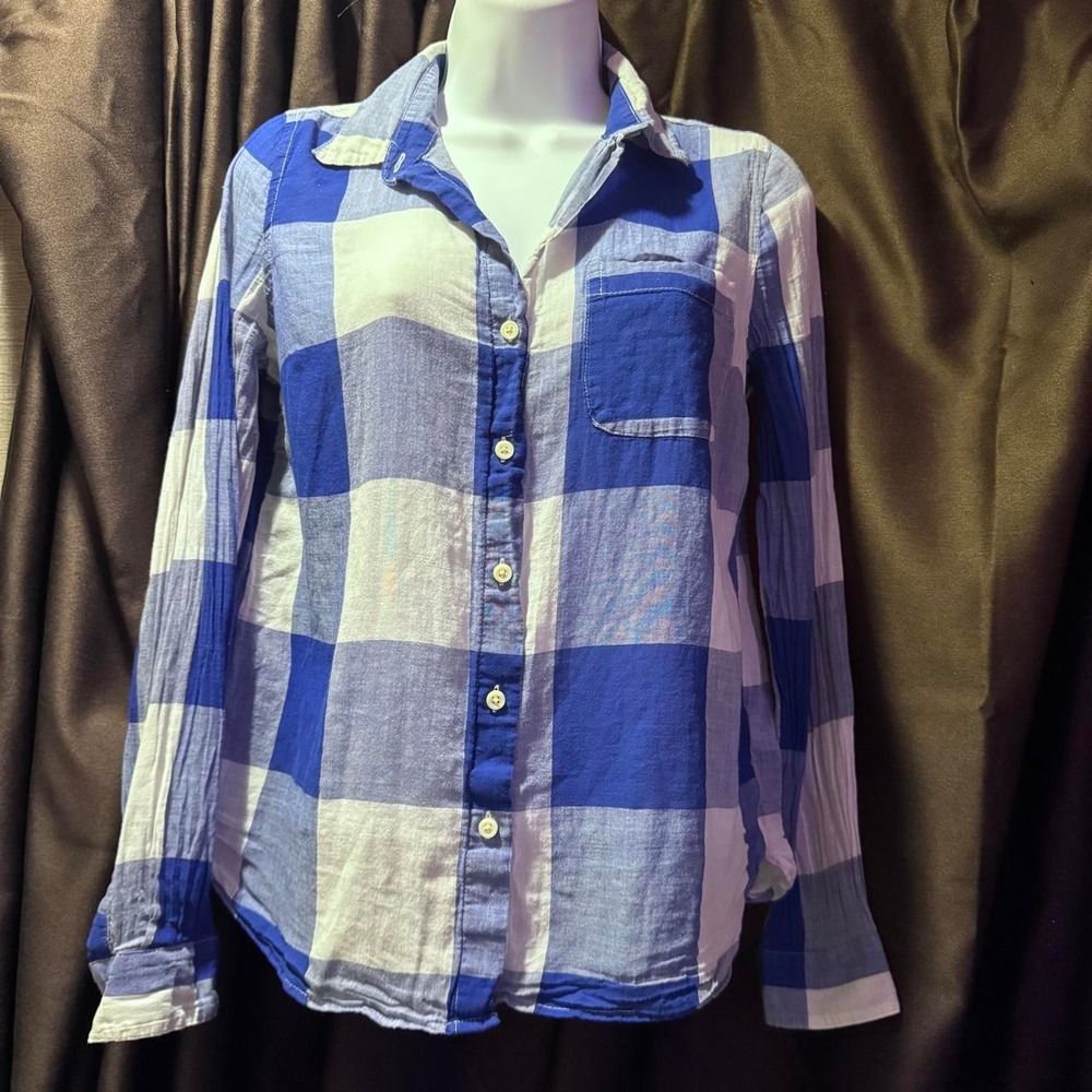 Women's white and blue plaid button down